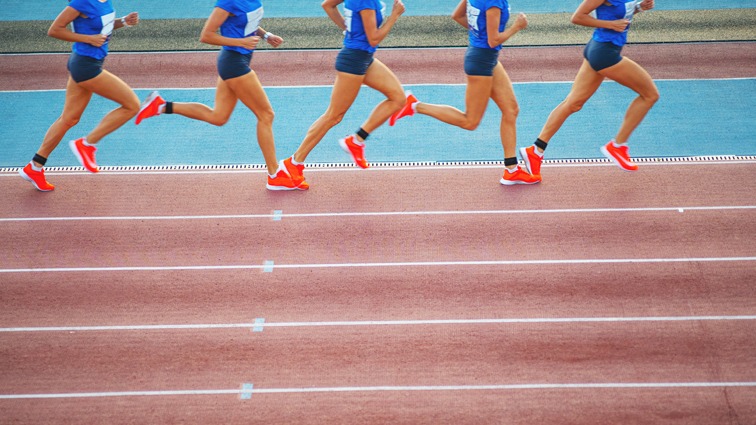 德州扑克新手为什么越玩越紧（德州扑克新手为何越玩越保守）